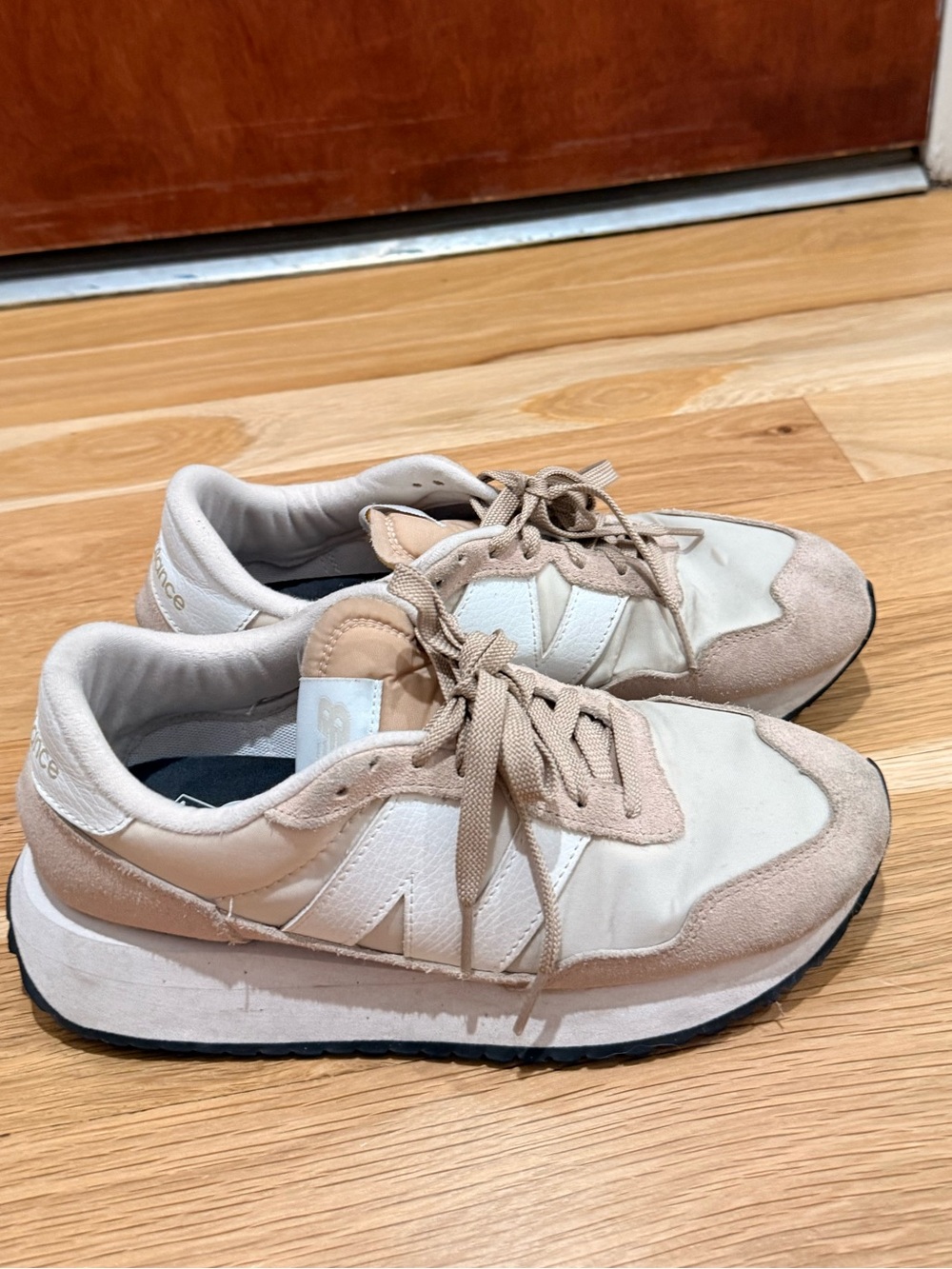 New Balance Women's Cream & Beige Retro-Style Sneakers